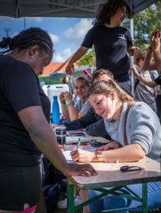 p1374909.jpg - JPEG - 721.1 ko - 2000×2665 px