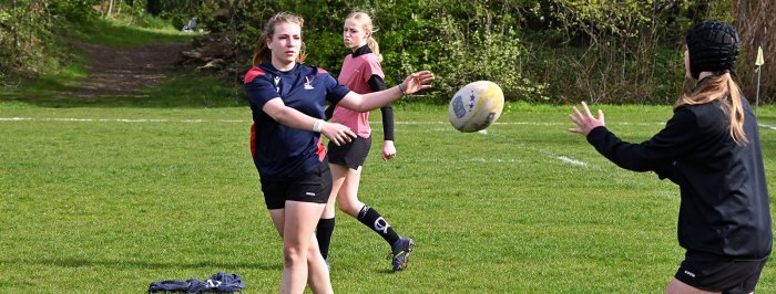 Les U16 féminines belges en action lors d'un tournoi Tri-Nations